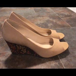 Anne Klein iFlex Wedges